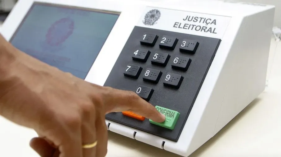 Eleições 2026: polarização e desconfiança já dominam as redes